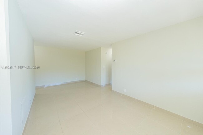 Building Photo - 939 Magnolia Dr