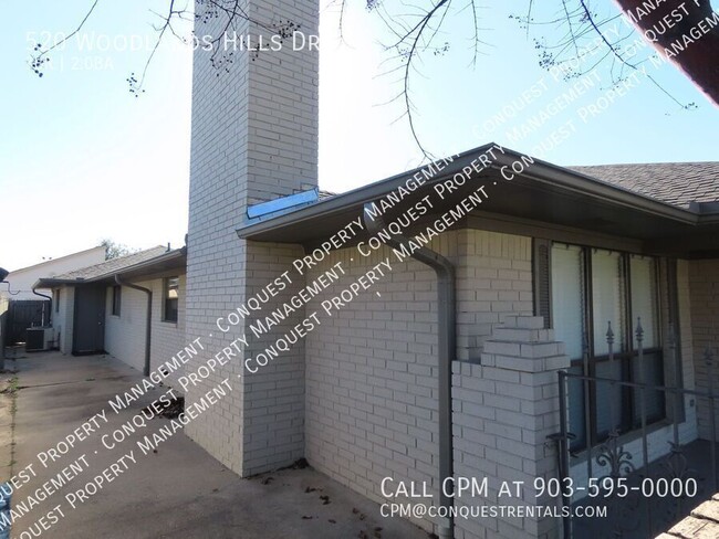 Building Photo - Spacious 3 Bedroom, 2 Bath Duplex w/Garage!