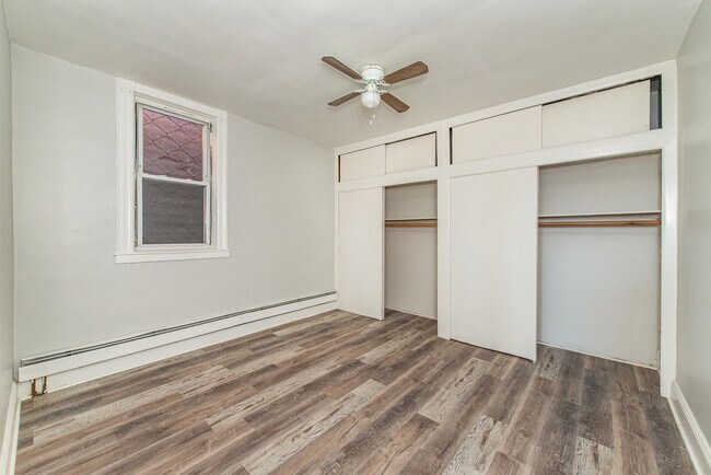 Building Photo - 712 22nd St