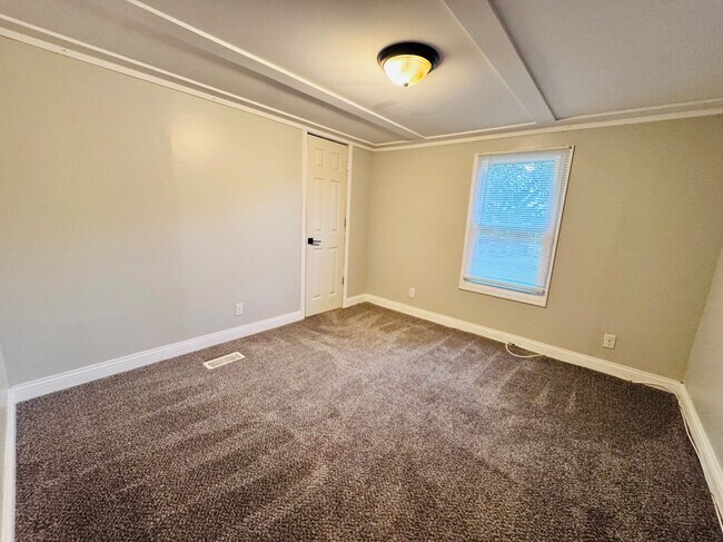 Building Photo - 2475 Freshour Rd