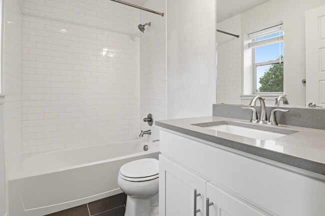 Building Photo - $2,645.95, 3 bed, 2.5 bath end unit located in Aurora with a washer and dryer.