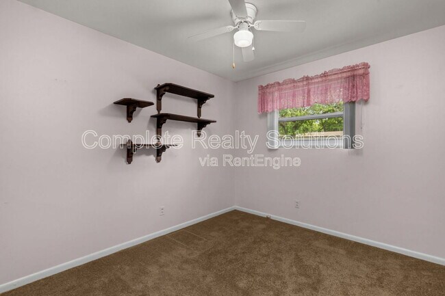 Building Photo - 1115 Hadwin Dr