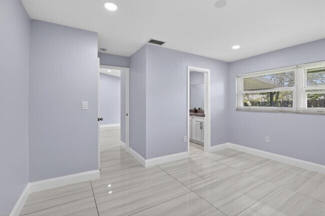 Building Photo - 4404 Treasure Cove Dr