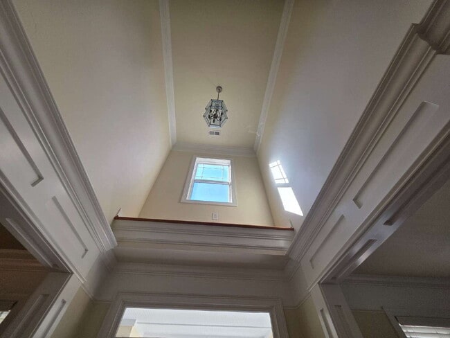 Building Photo - Spacious 4-Bedroom Home for Rent in Kings ...