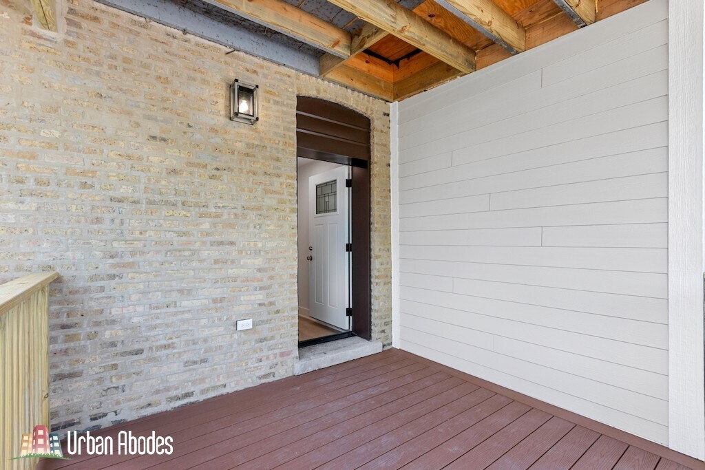 Building Photo - 6423 N Washtenaw Ave