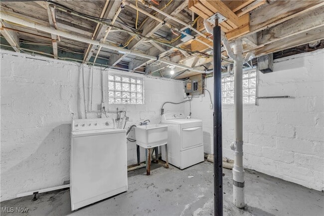 Building Photo - 3510 W 125th St