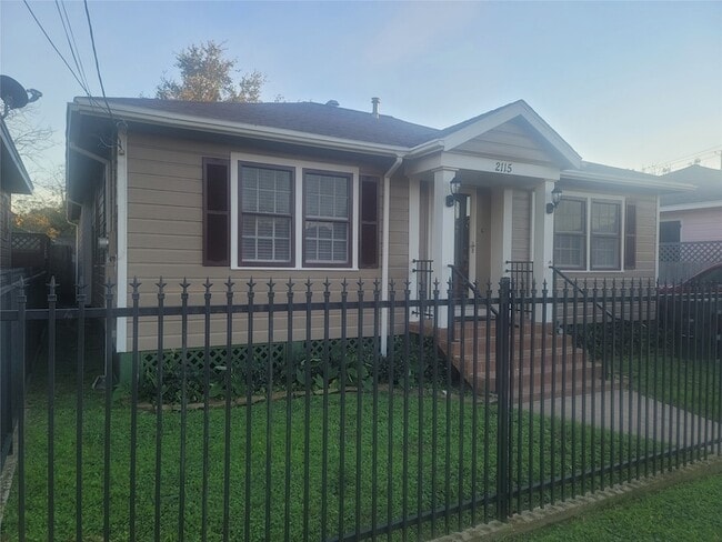 Building Photo - 2115 Avenue O