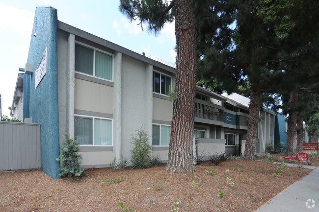 Building Photo - La Arboleda