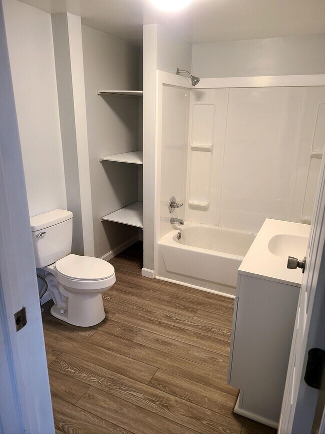 Building Photo - 411 1st St