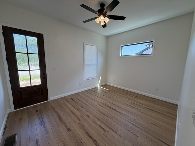 Building Photo - 227 Curdsville Rd