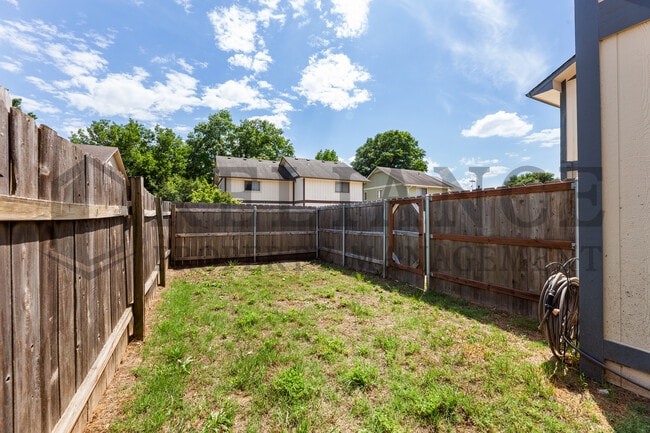 Building Photo - 1111 E Redwood Rd