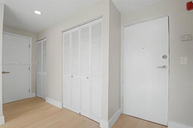 Building Photo - 694 NE 76th St