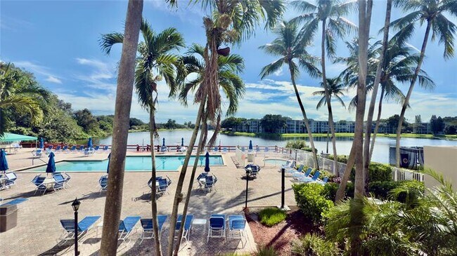 Building Photo - 9340 Lagoon Pl