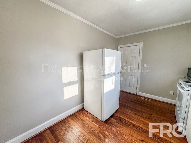 Building Photo - 611 Rudolph St