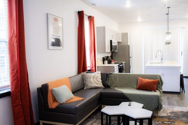 Building Photo - 1439 N Telluride St