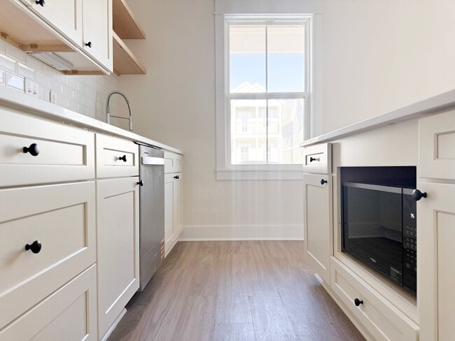 Building Photo - 4-Bedroom Crofton at Highbury + Summer Special Perks