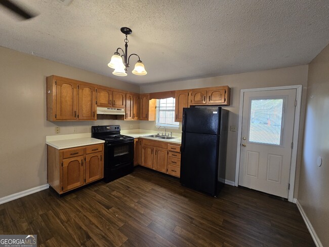 Building Photo - 403 E Lawnwood Ave