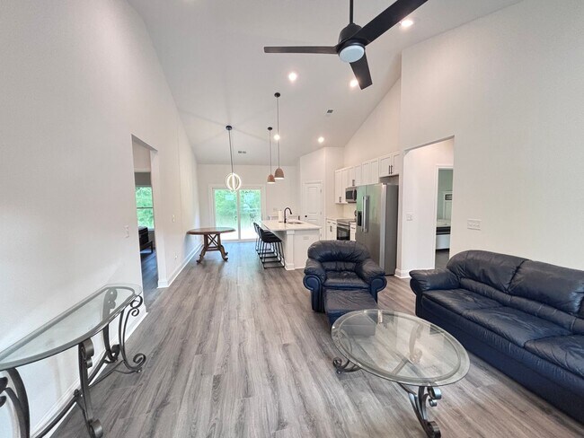 Building Photo - 1874 Rolling Hills Dr