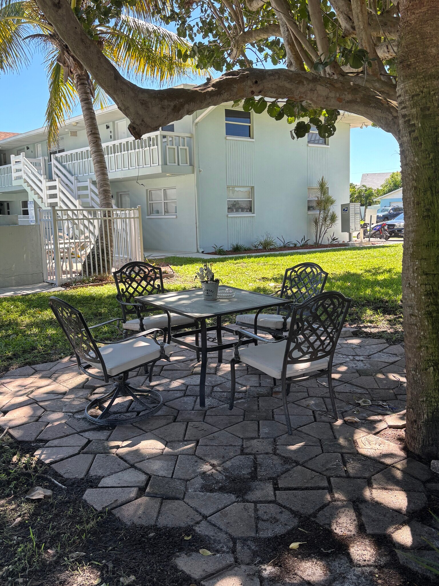 Building Photo - 299 E Central Blvd