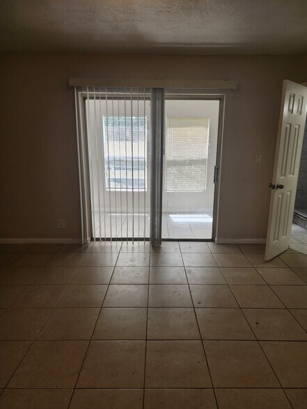 Building Photo - 2631 NW 60th Way