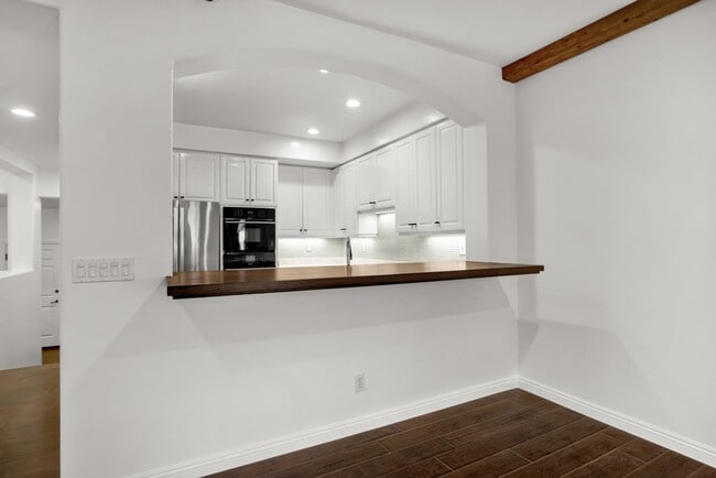 Building Photo - UPDATED LUXURY MALIBU CONDO!