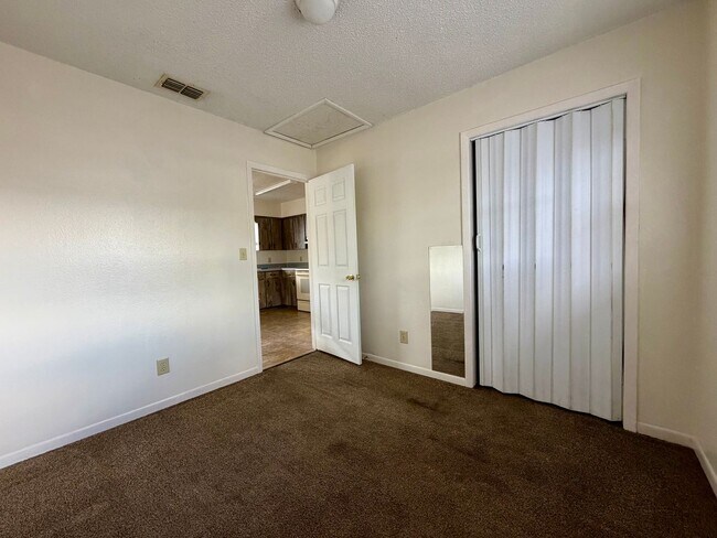 Building Photo - 24 Euclid Dr