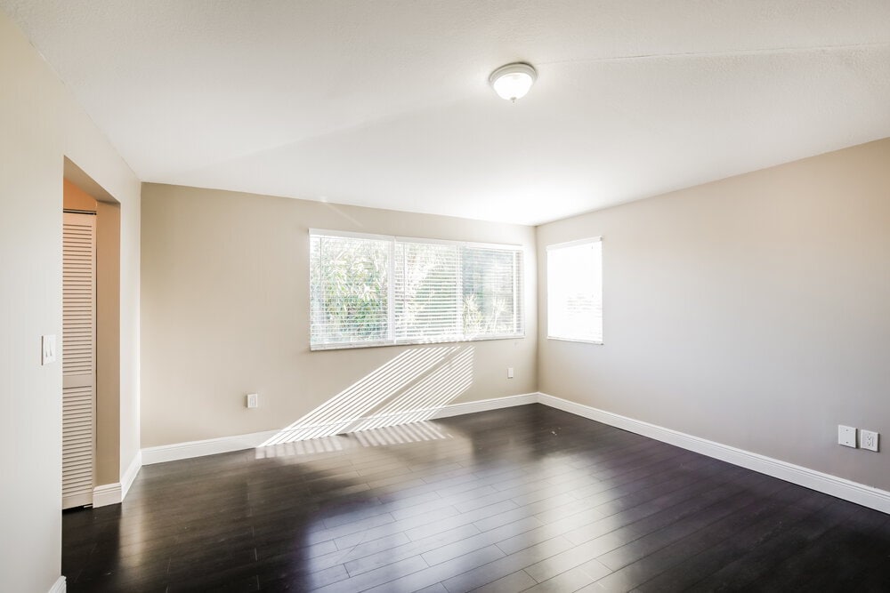 Building Photo - 15618 SW 112th Dr