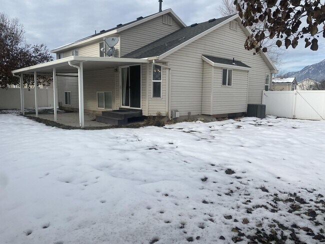 Building Photo - 259 W 1825 N