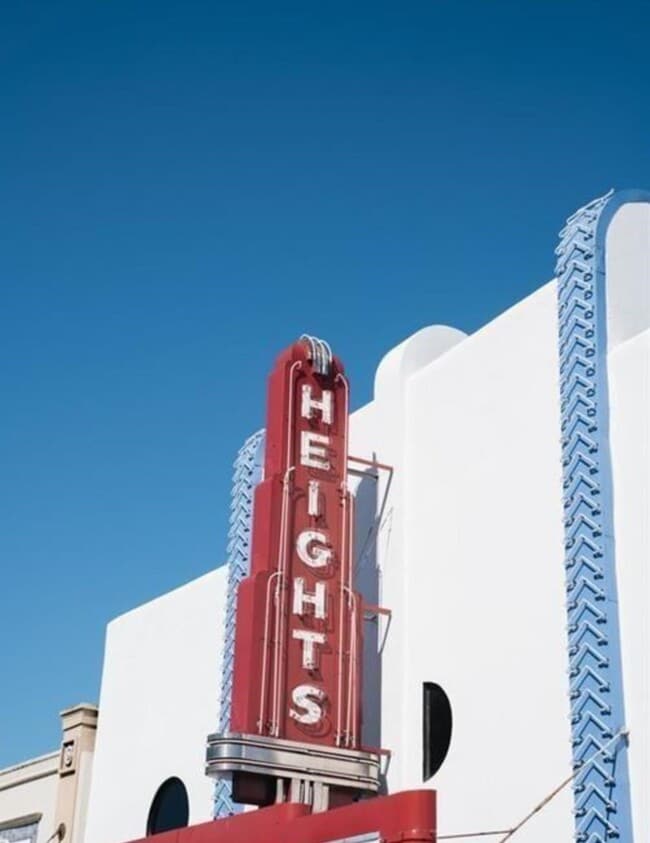 Building Photo - 813 Waverly St