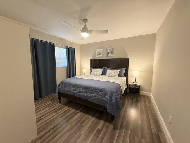 Building Photo - 305 S Lincoln Ave