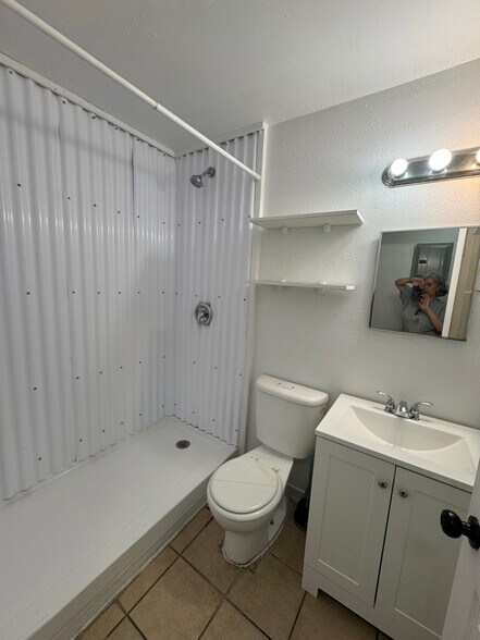 Building Photo - 142 Aldrich Dr