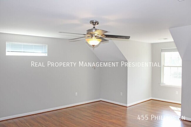 Building Photo - 455 Phillips Ln