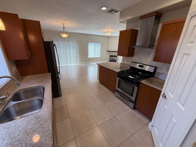 Building Photo - 3BR / 2.5BATH Imperial Beach Home | Private Yard & Attached 2-Car Garage