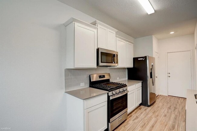 Building Photo - 209 Majestic Cedar Dr