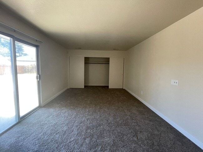 Building Photo - 125 N Elm Ave