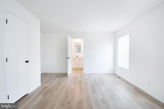 Building Photo - 11386 1st St