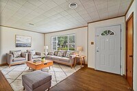 Building Photo - 5532 Meadow Creek Ln