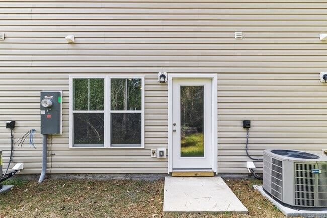 Building Photo - 132 Buckhorn Ave