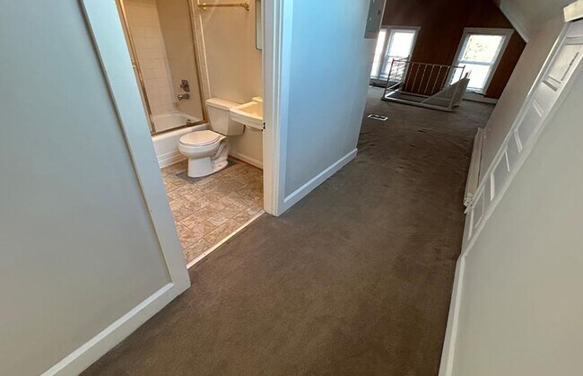 Building Photo - 3406 Ormond Ave