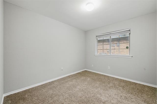 Building Photo - 560 Dandelion Dr