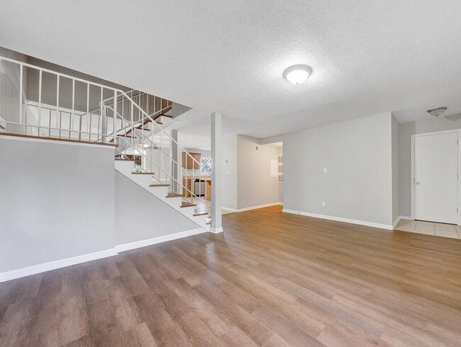 Building Photo - 1702 Elbert Dr