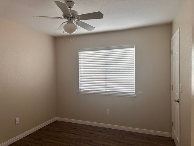 Building Photo - 5904 Alimar Dr