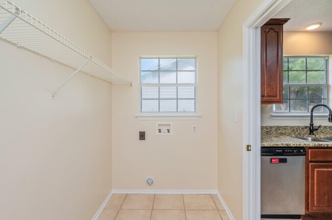 Building Photo - 3009 La Salle Ct