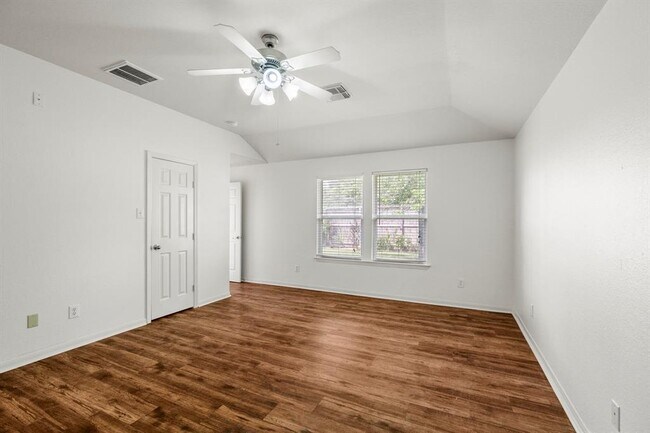 Building Photo - 3211 Falcon Trail Dr