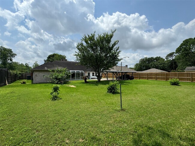 Building Photo - 7910 Sands Point Dr