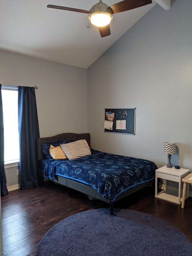 Building Photo - 105 Flathead Lake Dr