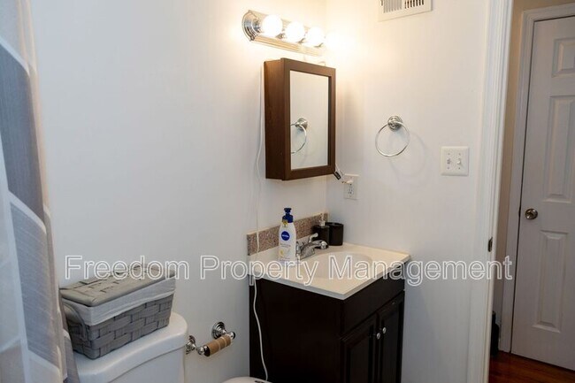 Building Photo - 5317 Macwood Dr