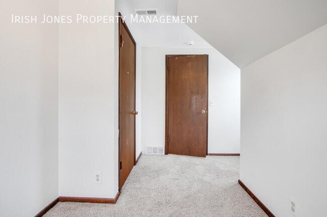 Building Photo - 99 Bellwood Ave