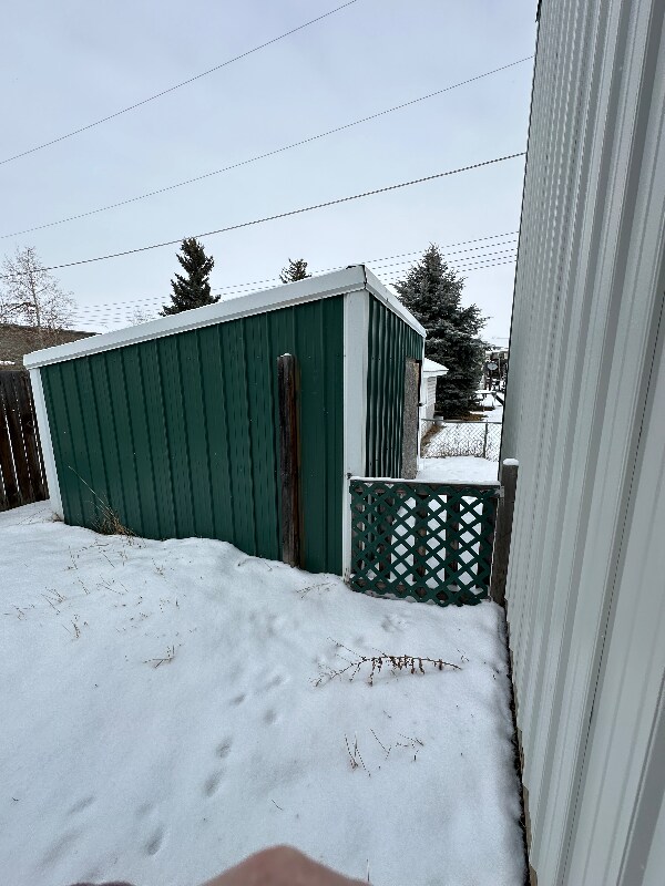 Building Photo - 705 Dakota St