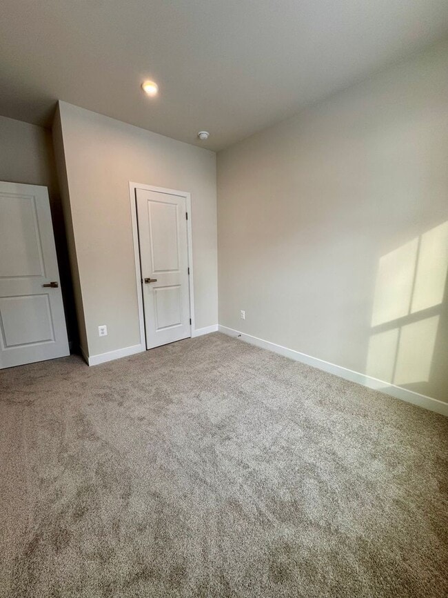 Building Photo - Brand New Townhouse in Wingate Subdivision